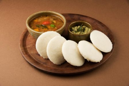 south-indian-breakfast-recipe-idly-idli-rice-cake-served-with-coconut-chutney-sambar-selective-focus-1